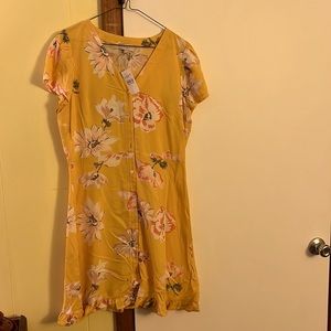 Yellow Loft Floral Dress Size 8. Never worn. Tag on.
